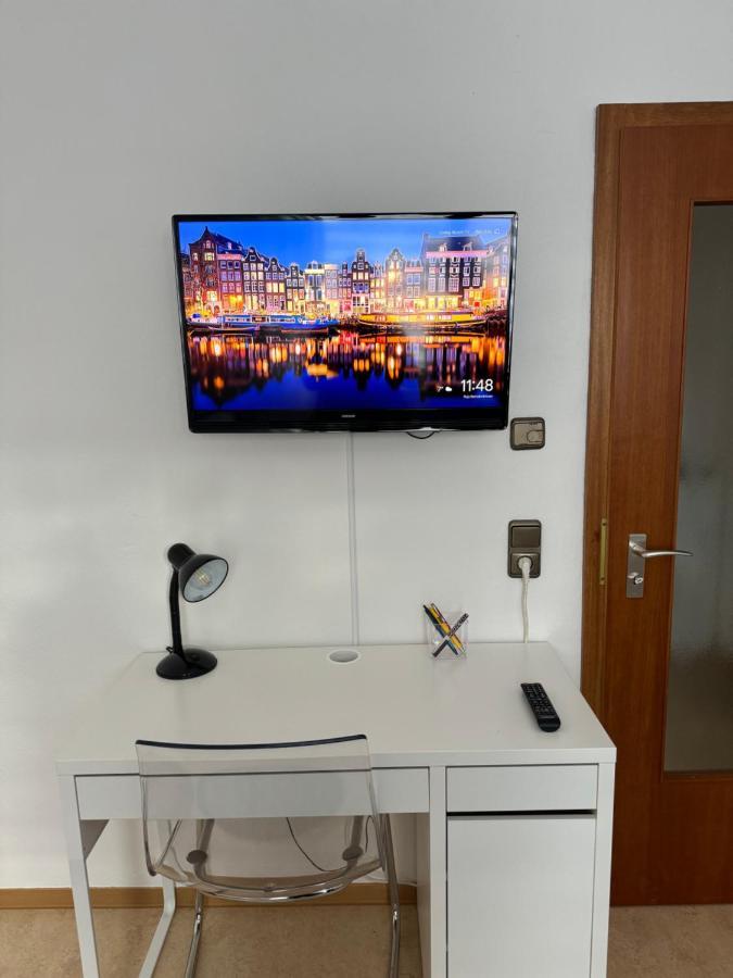 شقة Schoenes, Friedliches Zimmer اوغسبورغ المظهر الخارجي الصورة