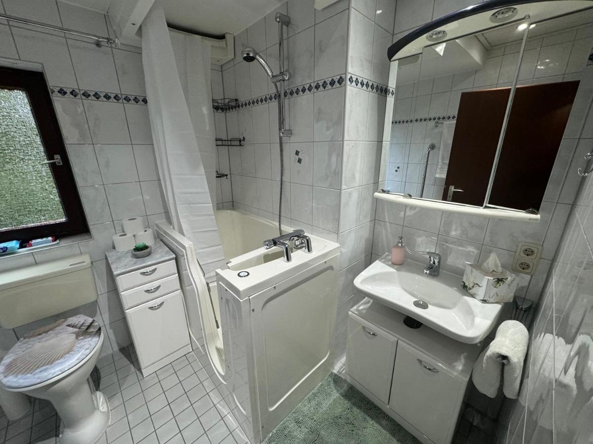 شقة Schoenes, Friedliches Zimmer اوغسبورغ المظهر الخارجي الصورة